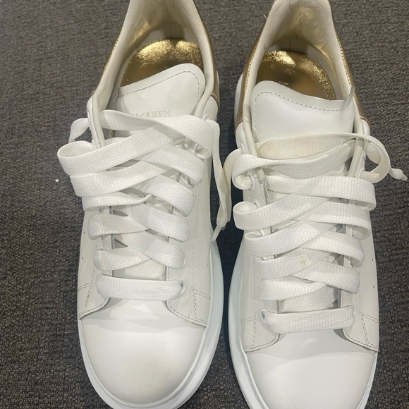 Alexander McQueen Oversized Sneaker 'White/ Gold' Men’s - Picture 4 of 7